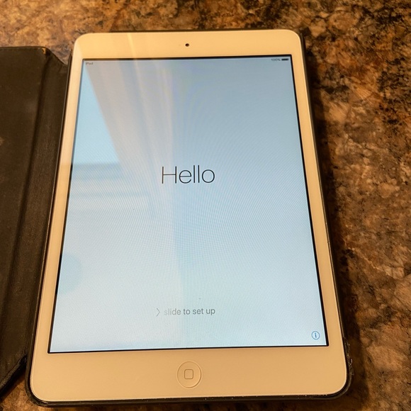 1st generation iPad mini 16 GB - Picture 2 of 8
